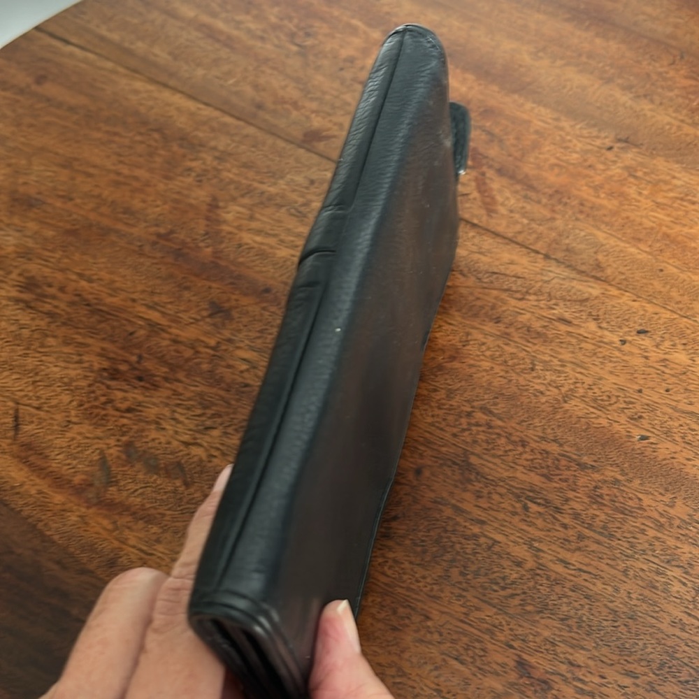 Marc Jacobs wallet/clutch GUC - Picture 6 of 6